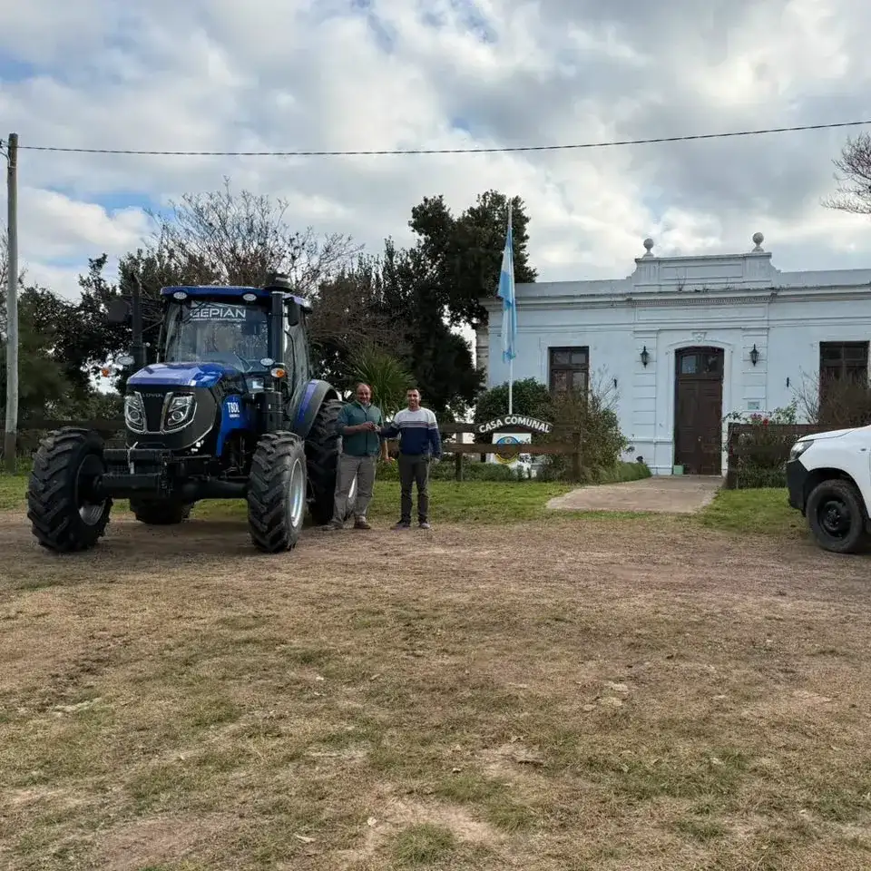 Aldea Asunción suma un nuevo tractor 0 km para fortalecer los servicios locales
