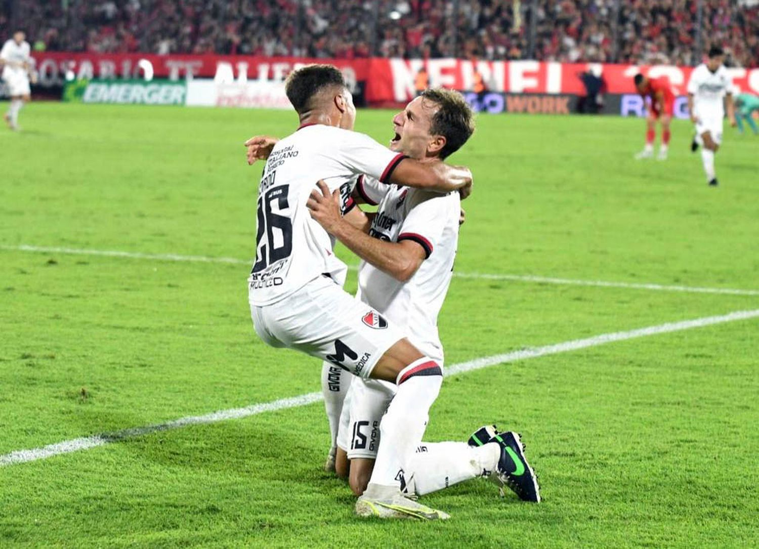 Con doblete de Sordo, Newell’s celebró en casa