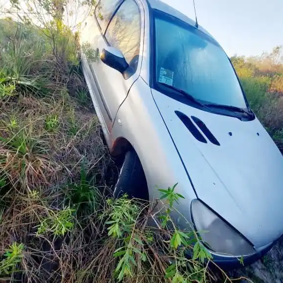 Secuestraron un vehículo abandonado en la Autovía Artigas