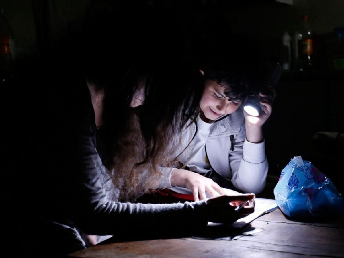 Viralizan un falso mensaje sobre un nuevo corte de energía programado para este martes