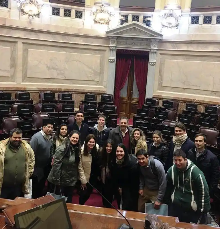 Jóvenes de "Juntos por el Cambio" fueron recibidos por De Ángeli