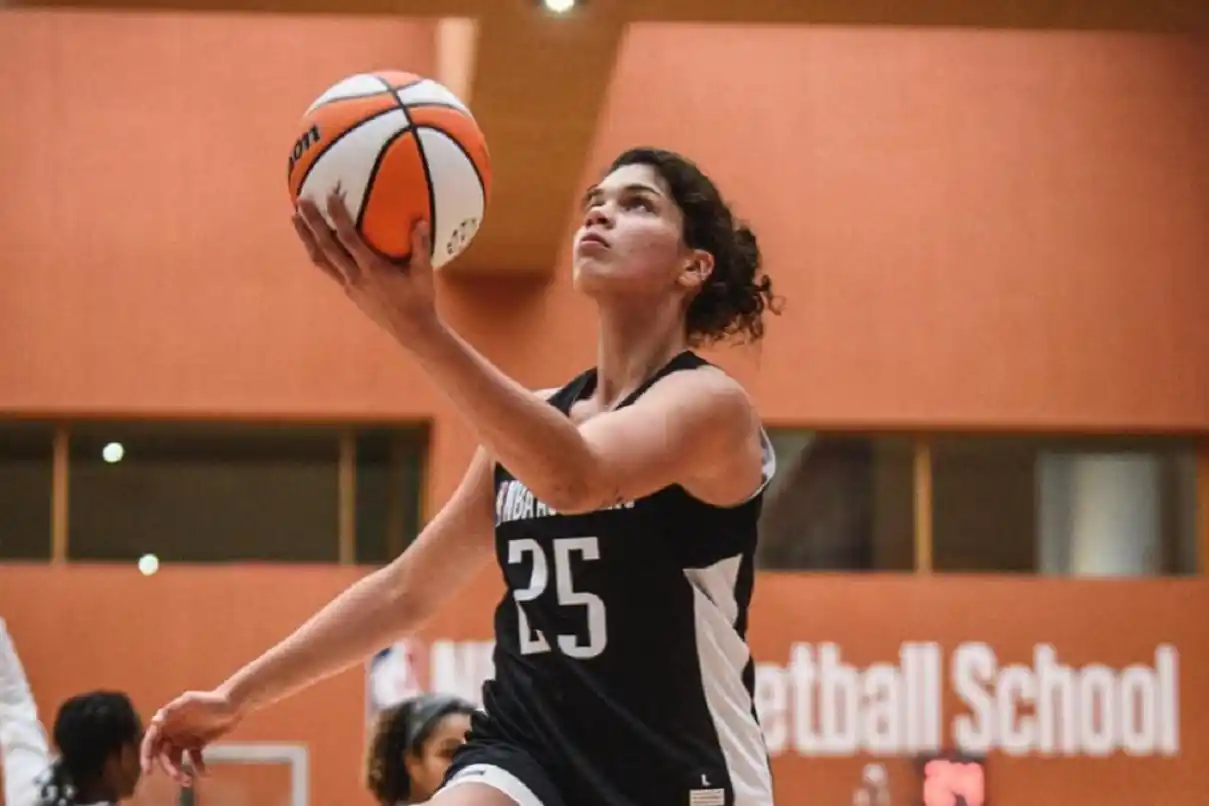 Con sólo 15 años, Isabella Boullón Faifer participó de la NBA Academy en México