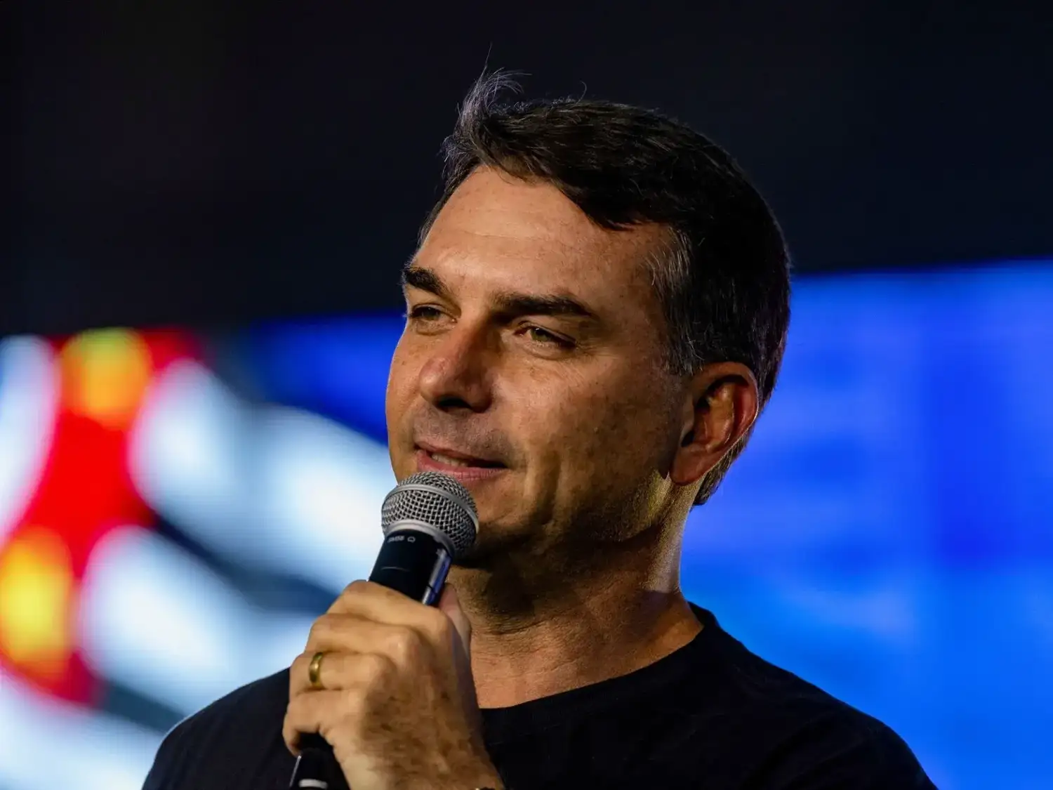 Milei ya está en Brasil para apoyar la candidatura de Flávio Bolsonaro