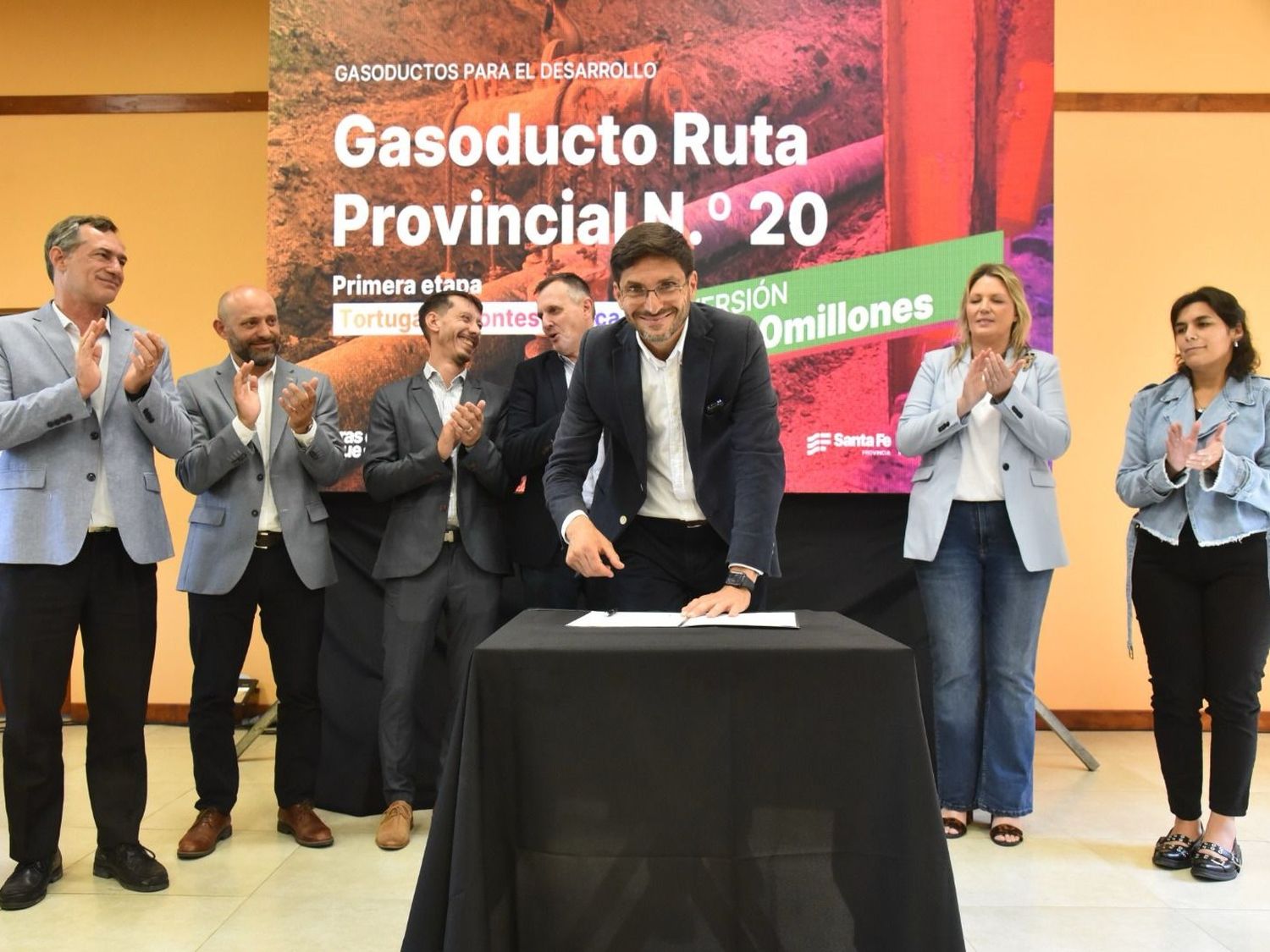 Pullaro: “Comenzamos esta red de gasoductos para desarrollar la potencia productiva de la provincia”