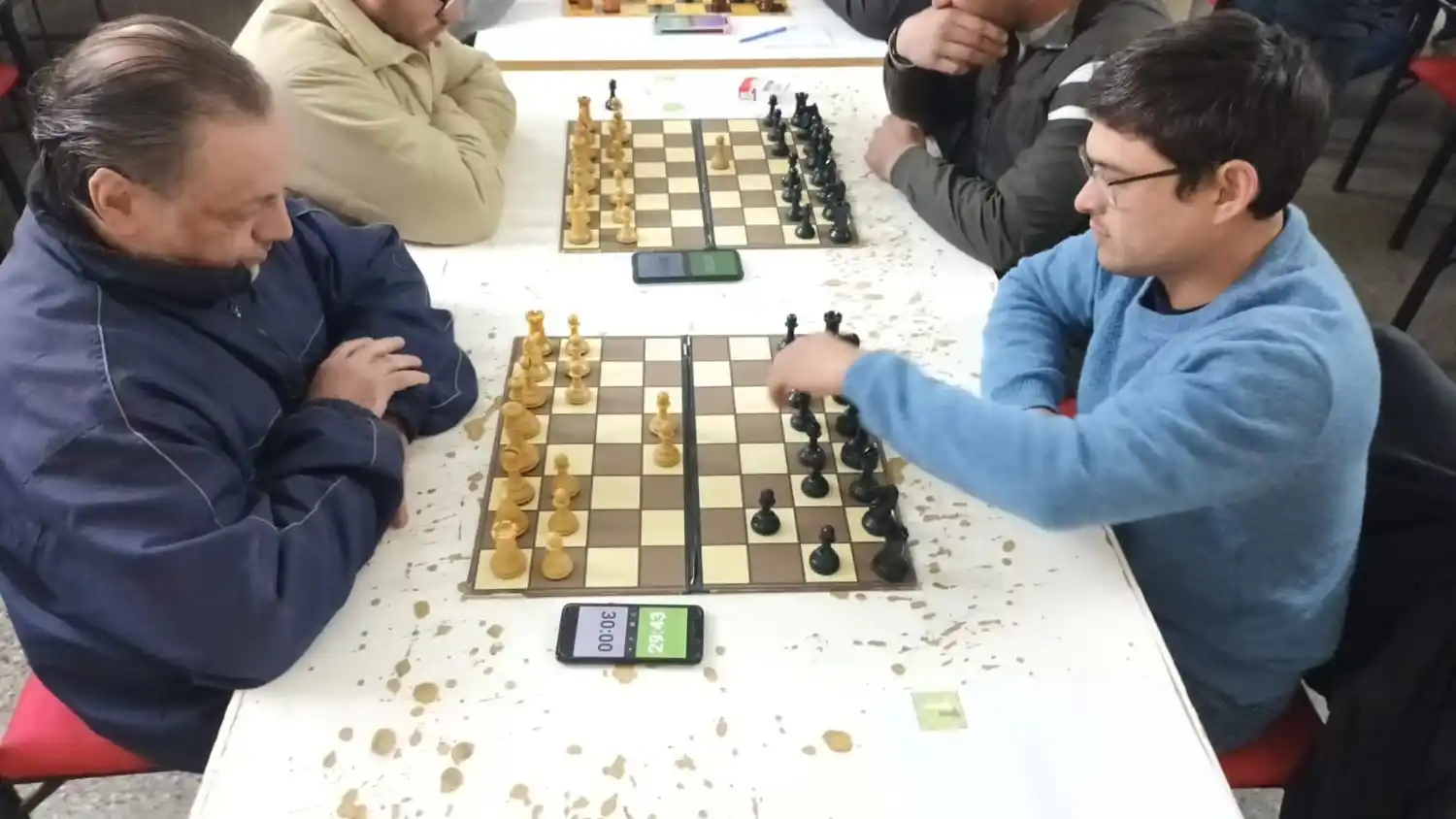 Partida entre R. Maye y García. Triunfo del primero con blancas que actualmente es uno de los líderes del certamen tras la disputa de dos fechas. El torneo continúa esta noche con el desarrollo de la tercera fecha.