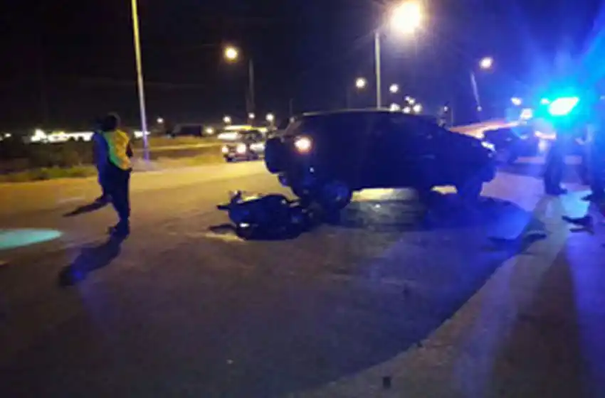 Dos muertos tras la colisión entre una moto y una camioneta