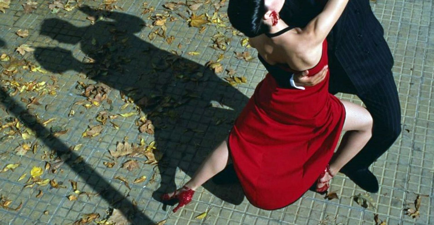 Danzas. Intervenciones artísticas en espacios públicos para celebrar el día