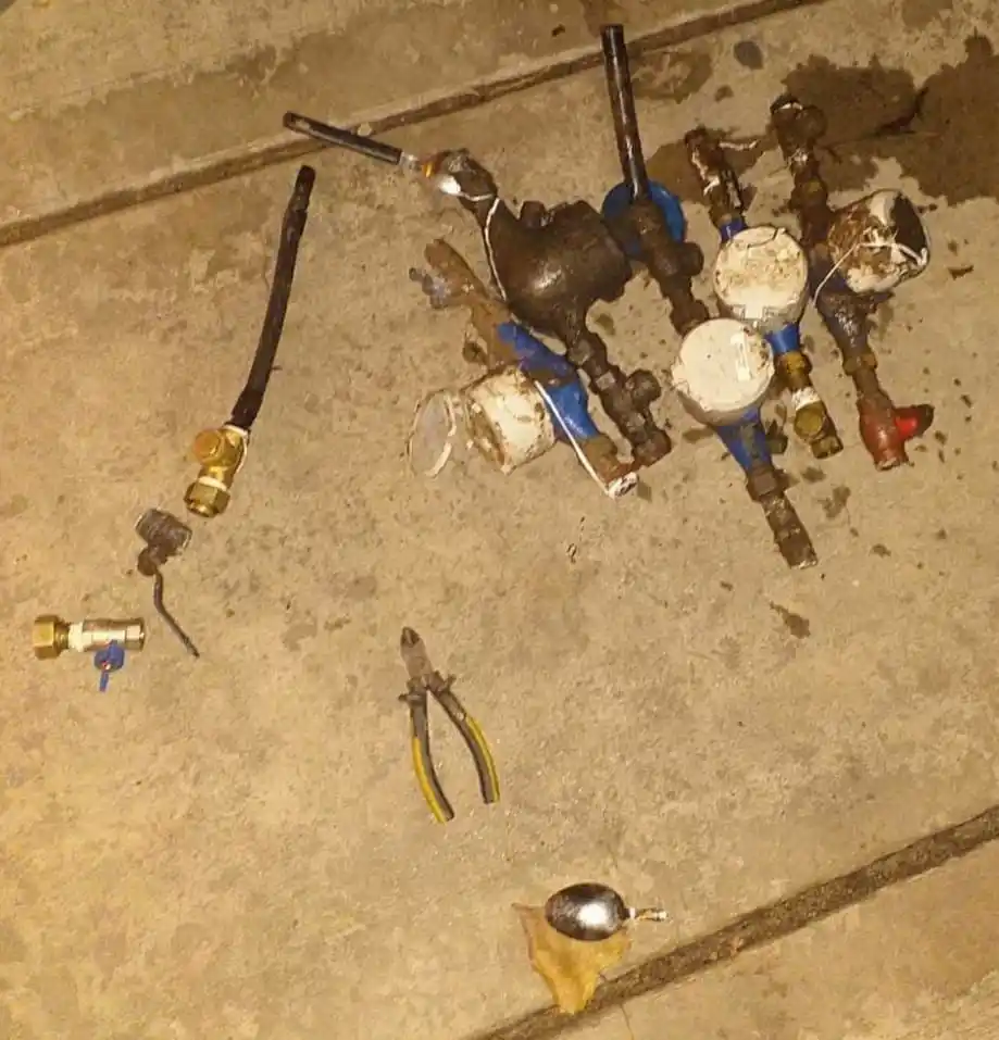 Ola de robos: se llevaron seis medidores de agua