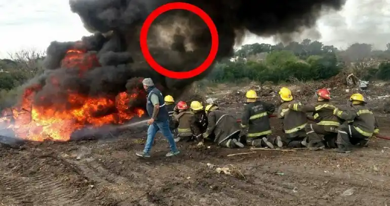 Bomberos de Entre Ríos conmocionados por un supuesto “ángel” entre el humo