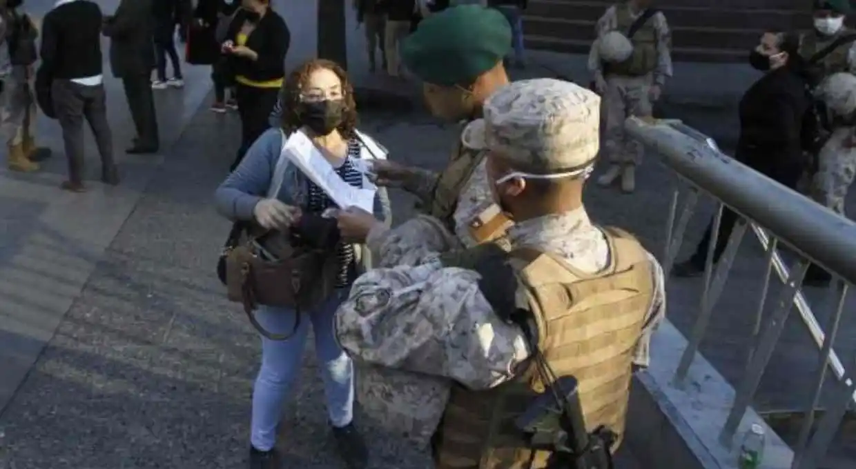 La oposición chilena convoca a protestas pacíficas