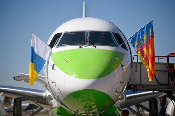 Binter Canarias inauguró vuelos a  Almería, Badajoz, Córdoba, Valencia y Ponta Delgada