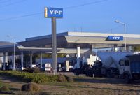 El agro local se quejó de "mendigar" gasoil para trabajar y Nación autorizó una nueva suba