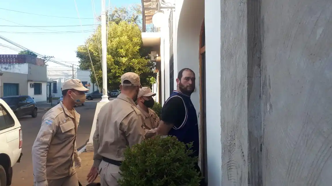 Abuso y secuestro: trasladaron al policía Devito del Hospital a la sede de Prefectura