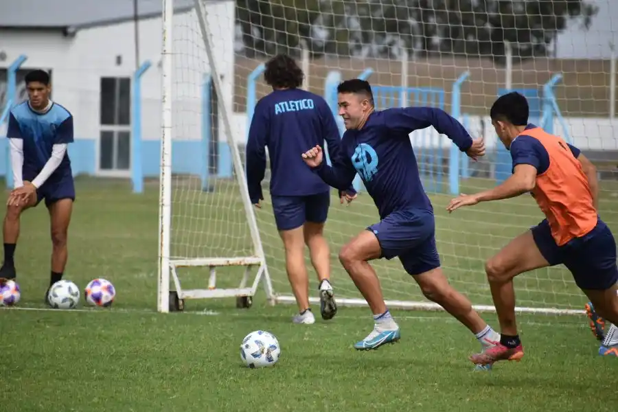 Atlético de Rafaela empieza a definir su alineación 