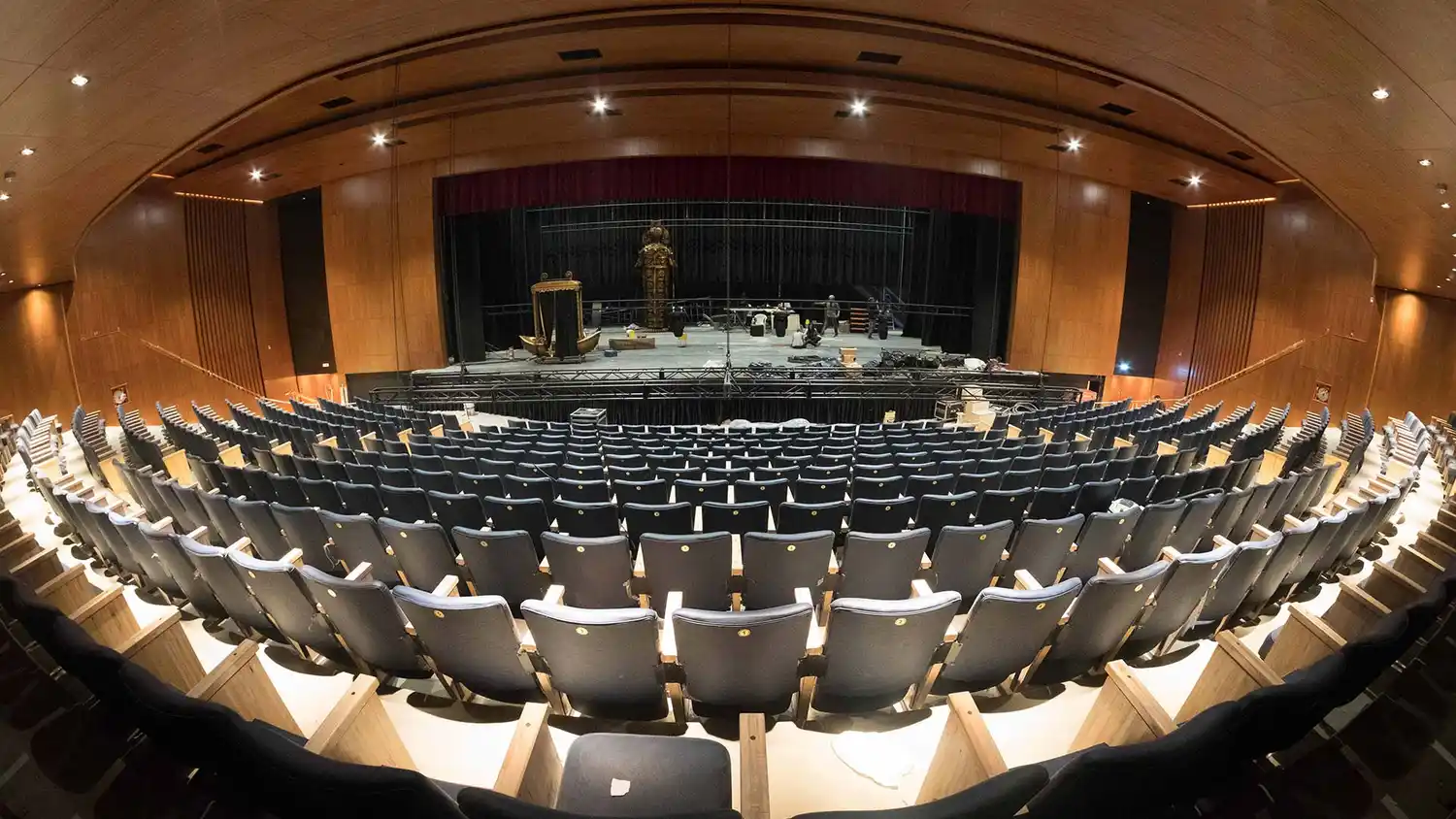 El proyecto de refundación del Teatro Tronador tuvo en cuenta su modernización sin perder la estructura clásica.