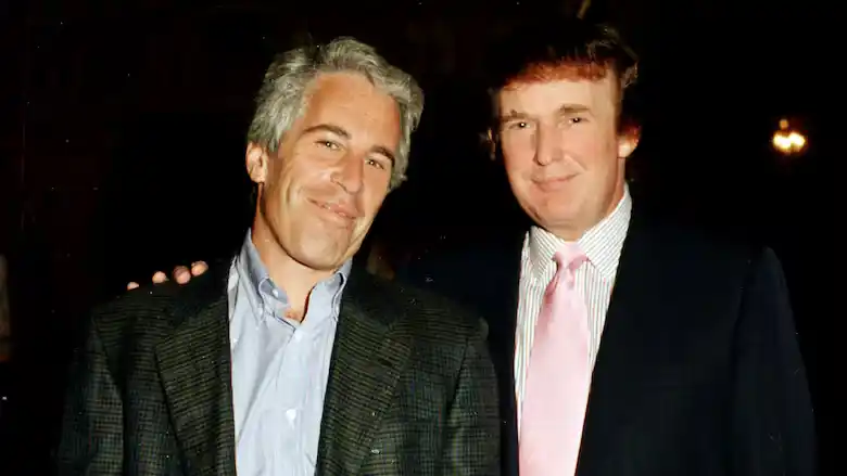 Trump y Epstein posan juntos en Mar-a-Lago, en 1997.
(Foto: Davidoff Studios Photography-Archive Photos)