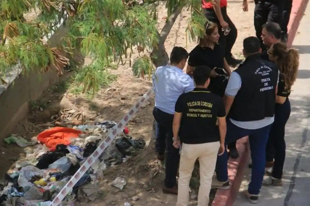 Hallaron una bolsa con ropa de Anahí Bulnes, la docente desaparecida en Córdoba