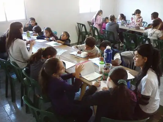 Manos Unidas y JCI trabajan en equipo para “Potenciar” la tarea con los niños