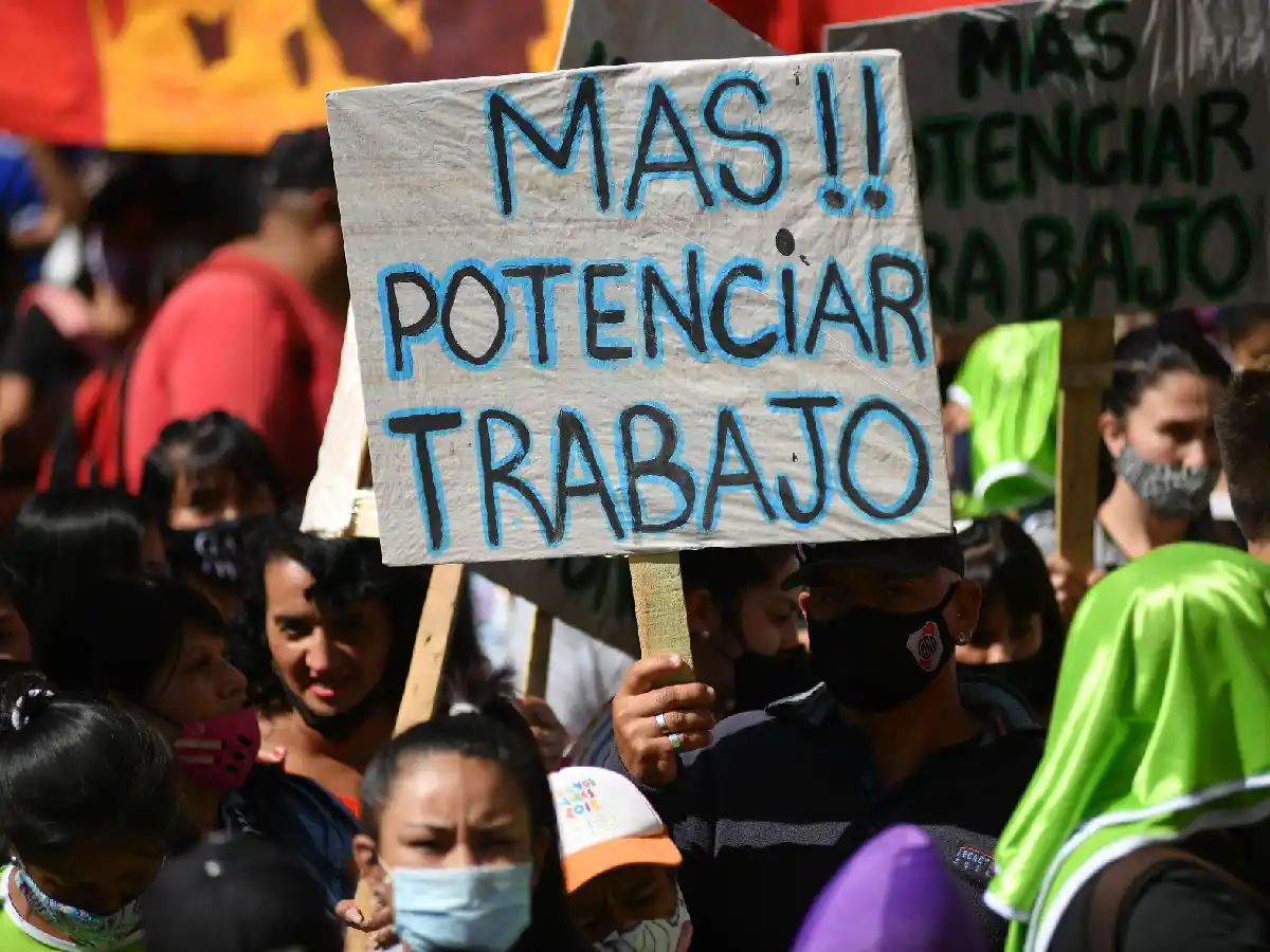 Trabajo, clientelismo, pobreza y dignidad