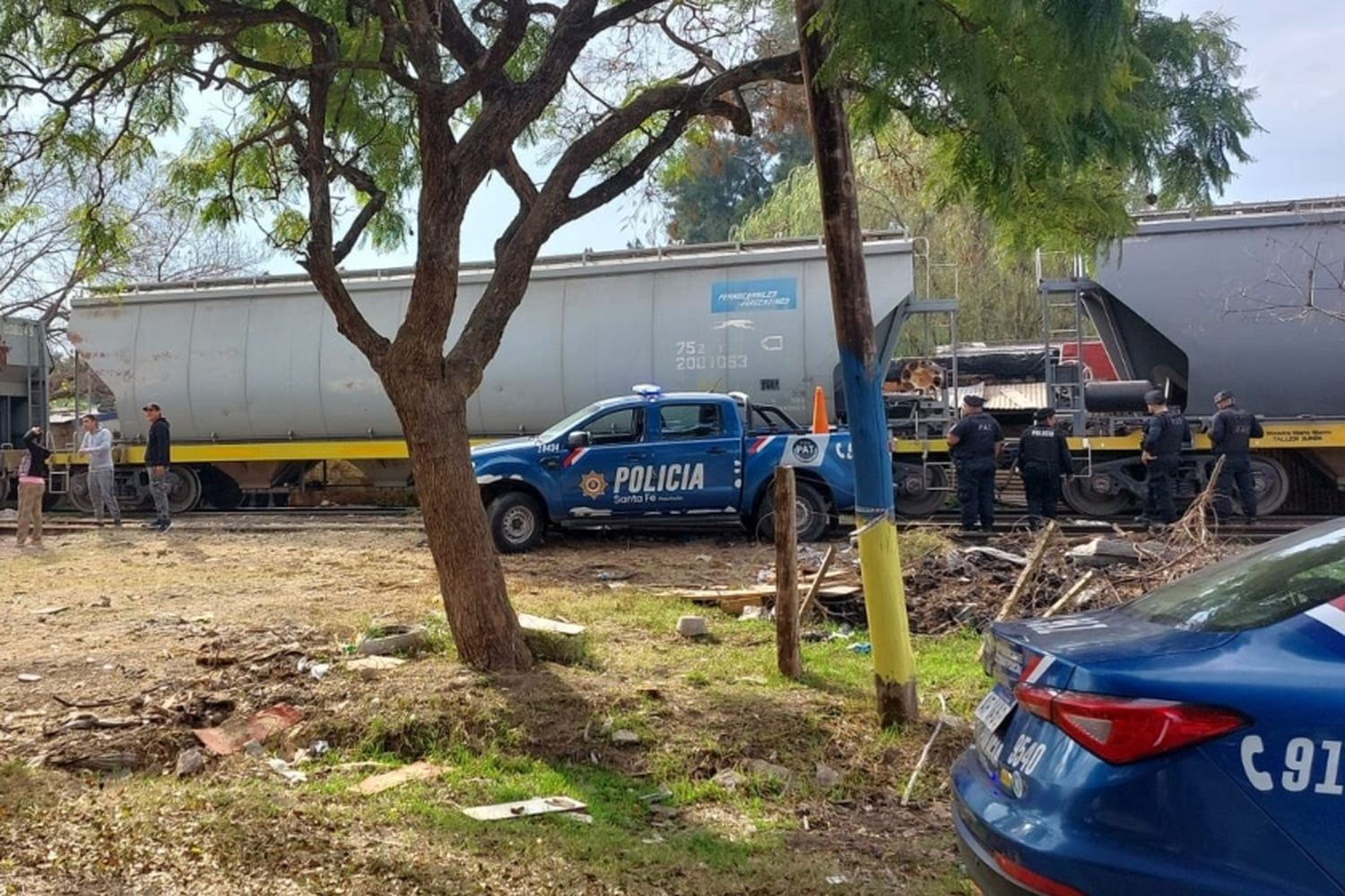 Un tren se detuvo por problema mecánico en zona sur y le robaron maíz