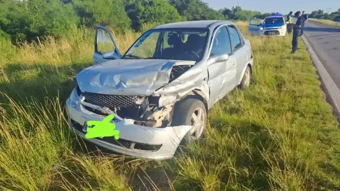 Violento impacto contra el guardarrail en la Ruta 12 a la altura de Ceibas