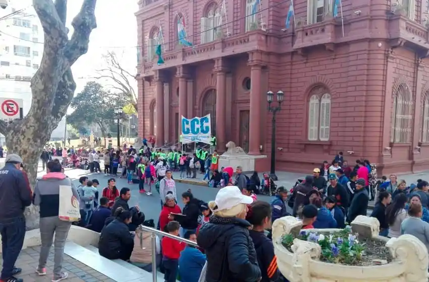 Movilizaciones por doquier: un jueves complicado para transitar por el centro rosarino