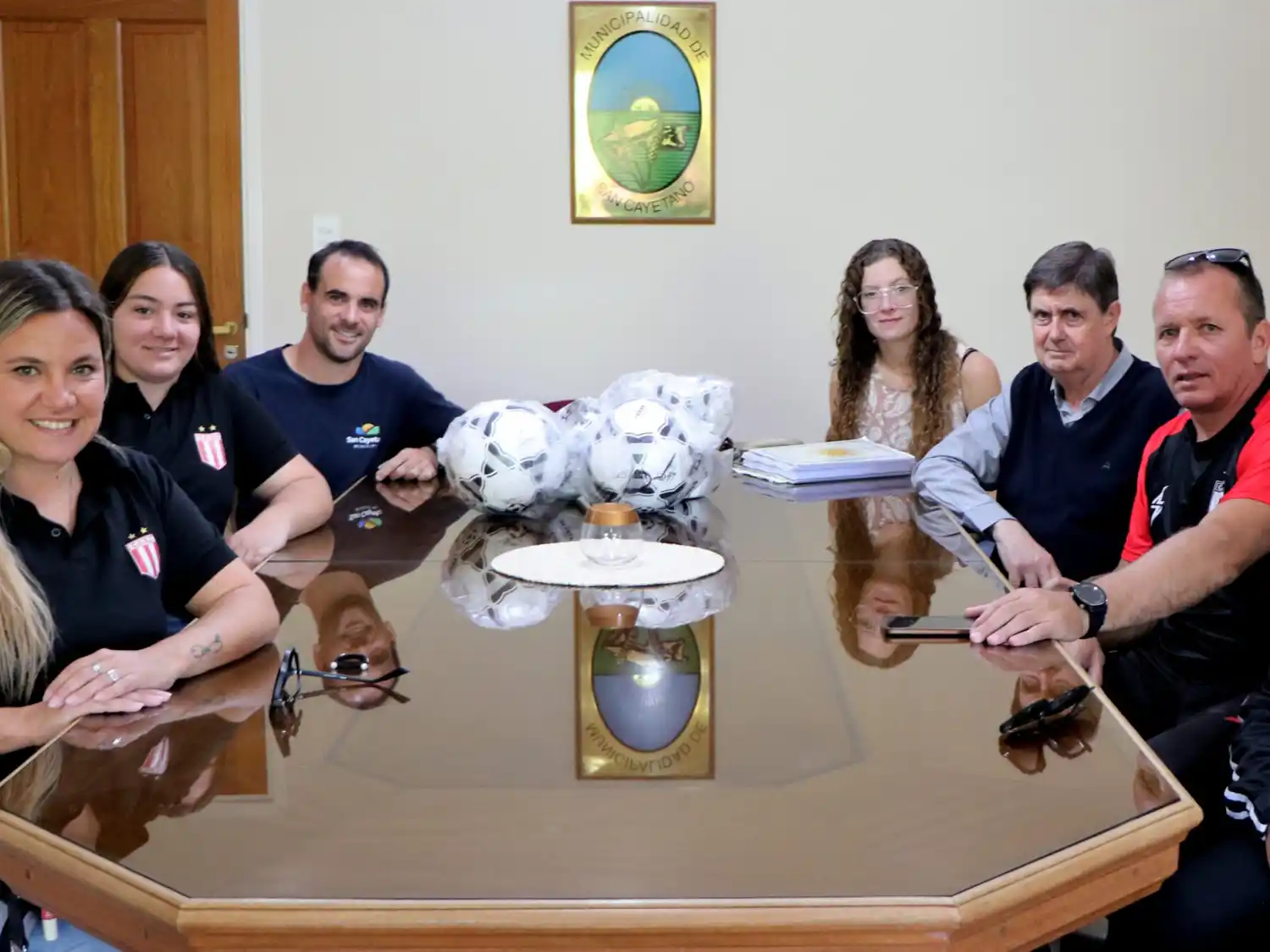 El intendente de San Cayetano se reunió con representantes de instituciones deportivas
