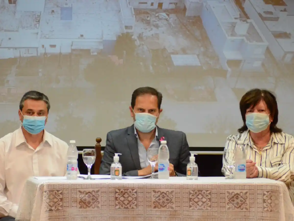  Brinkmann: Nación aportará $37 millones para terminar el hospital         