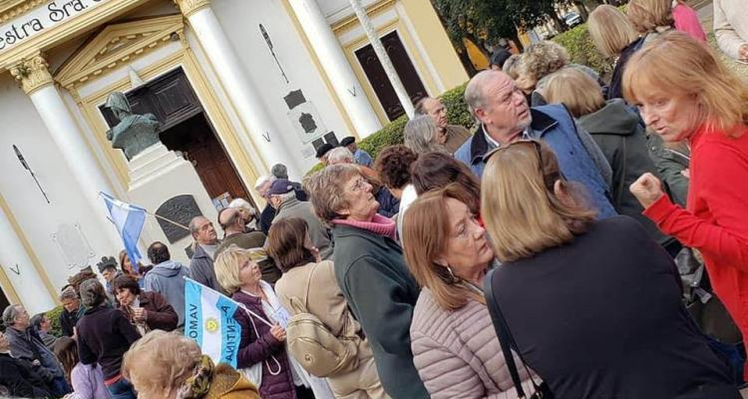 El #24 tuvo su réplica en San Pedro
