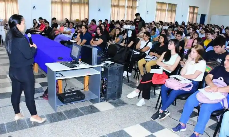 Empezó el Curso Básico Introductorio 2025 
en la Universidad Provincial de Laguna Blanca
