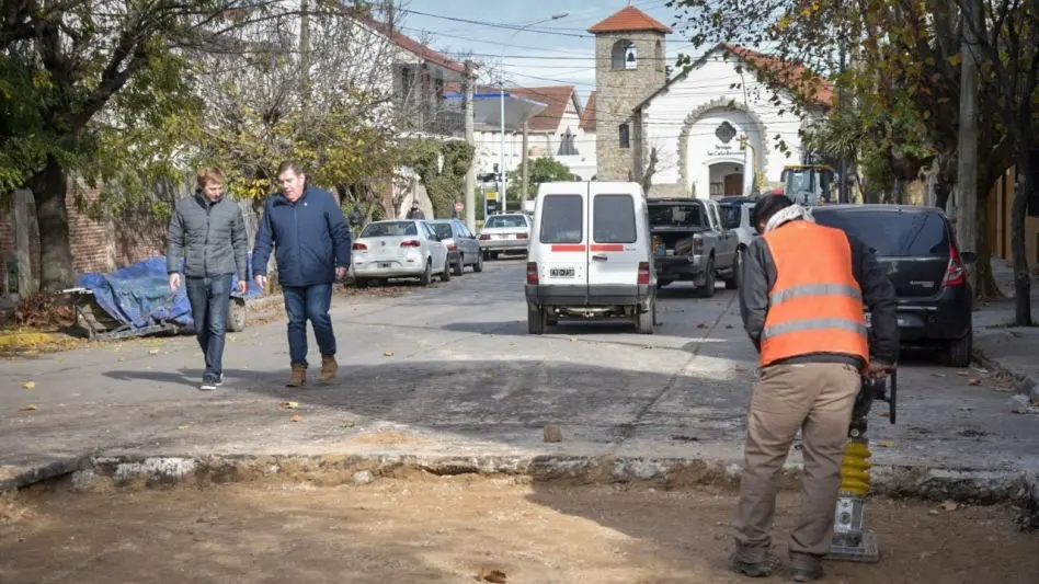 La Municipalidad comienza a realizar obras viales en el barrio Primera Junta