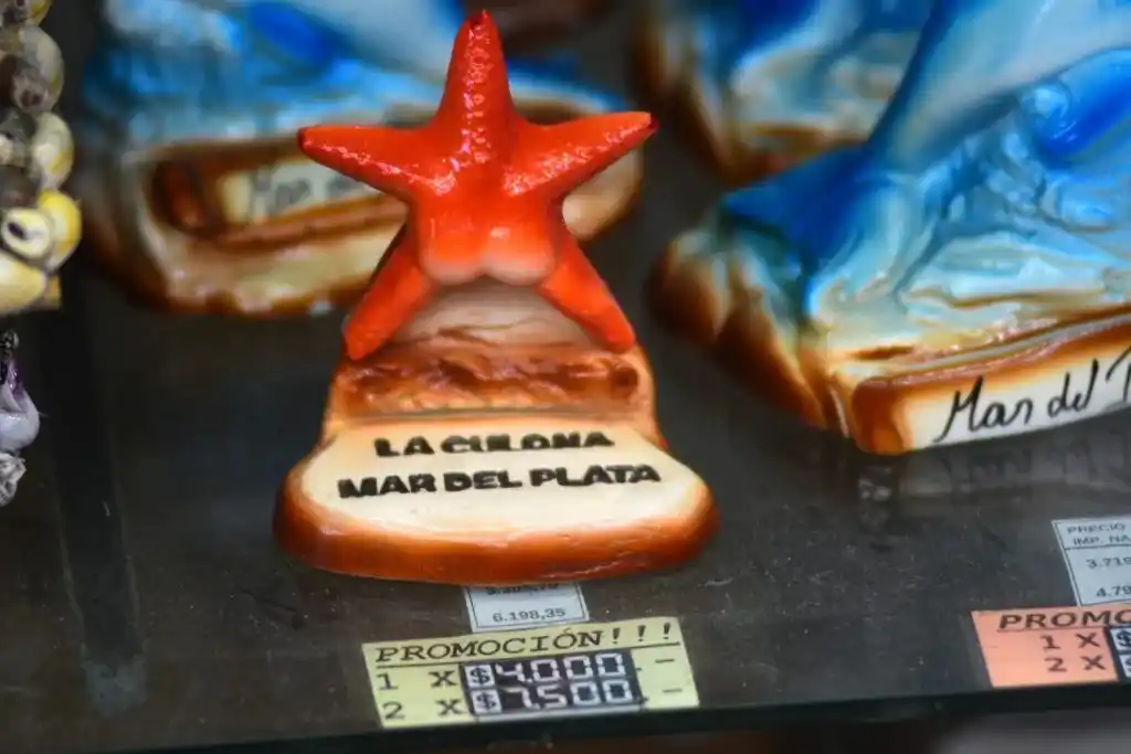 La "estrella culona" es el souvenir más elegido por los turistas.
