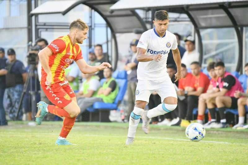Paliza de Sol de América a Boca Unidos para llegar a la cima