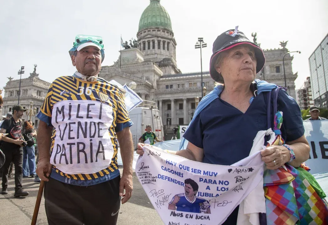 Jubilados reprimidos en la marcha de los miércoles
