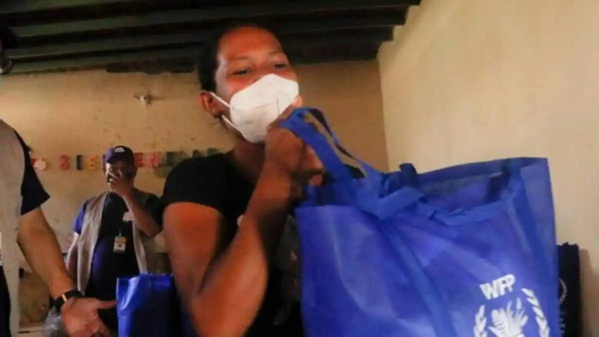 Casi medio millón de niños en Venezuela reciben alimentos de la ONU