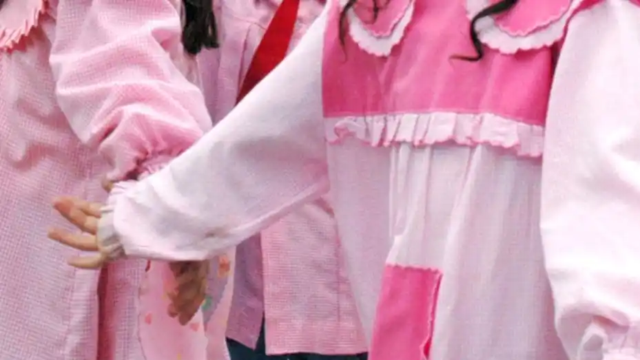 Catamarca: Prohibieron por ley los nombres en guardapolvos 