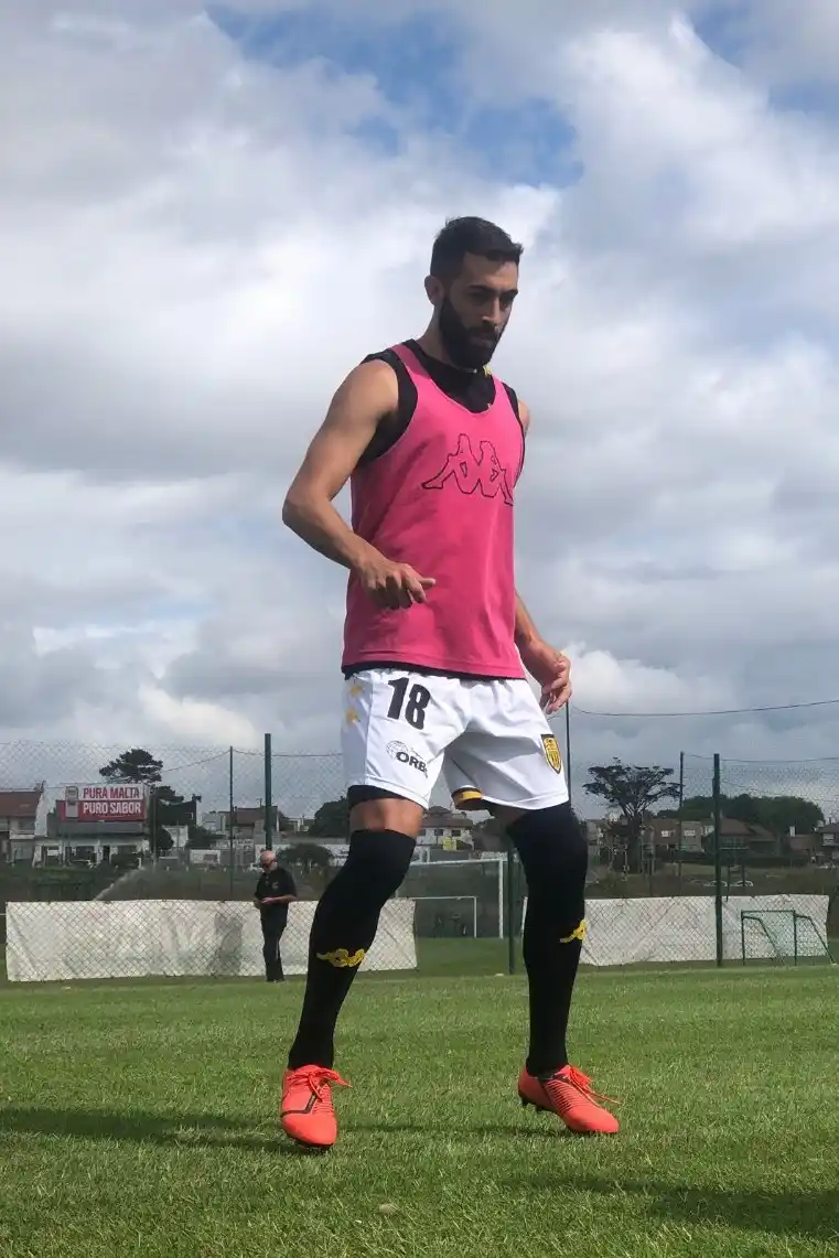 FOTO PRENSA SANTAMARINA Marcos Pérez es uno de los mediocampistas de Santamarina.