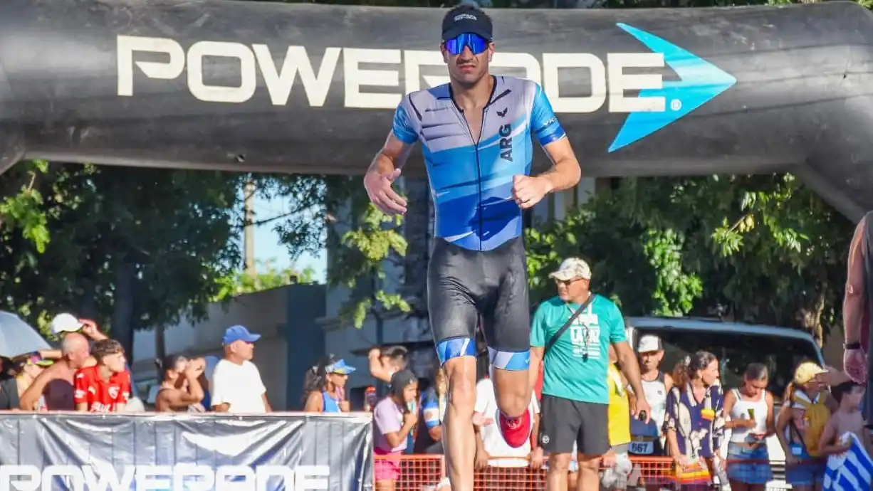Lucas Ferrari fue el mejor concordiense en el Triatlón Internacional de La Paz