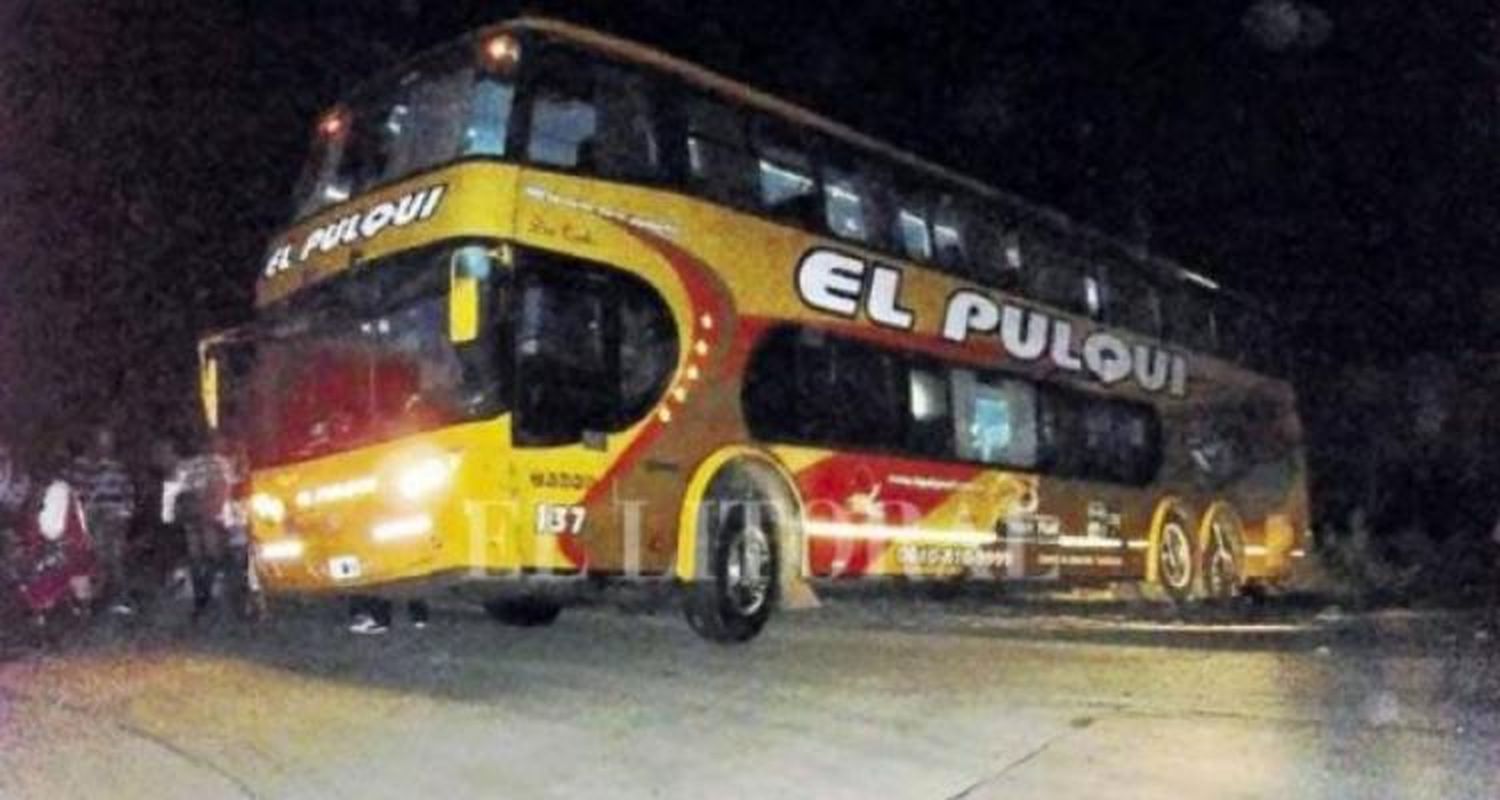 Gobernador Castro: Lo molestó mientras viajaba y le respondió a martillazos