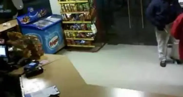 El video del robo a la estación de servicio Sol