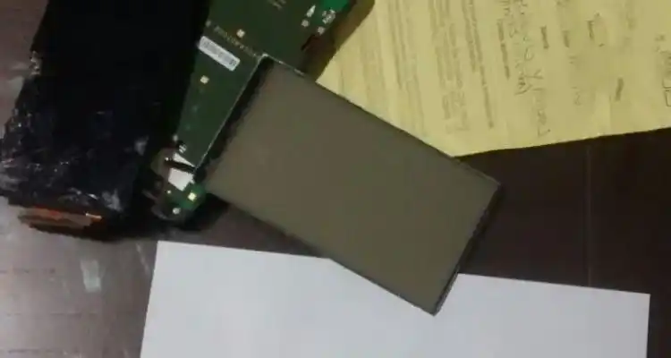 Llevó a arreglar el celular y terminó denunciando en Comisaría: “La vendedora me arrojó el teléfono por la cabeza”