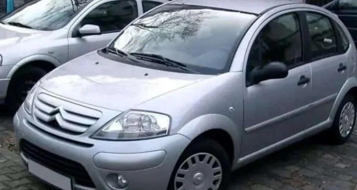 La familia damnificada difundió la imagen del vehículo y pidió colaboración.