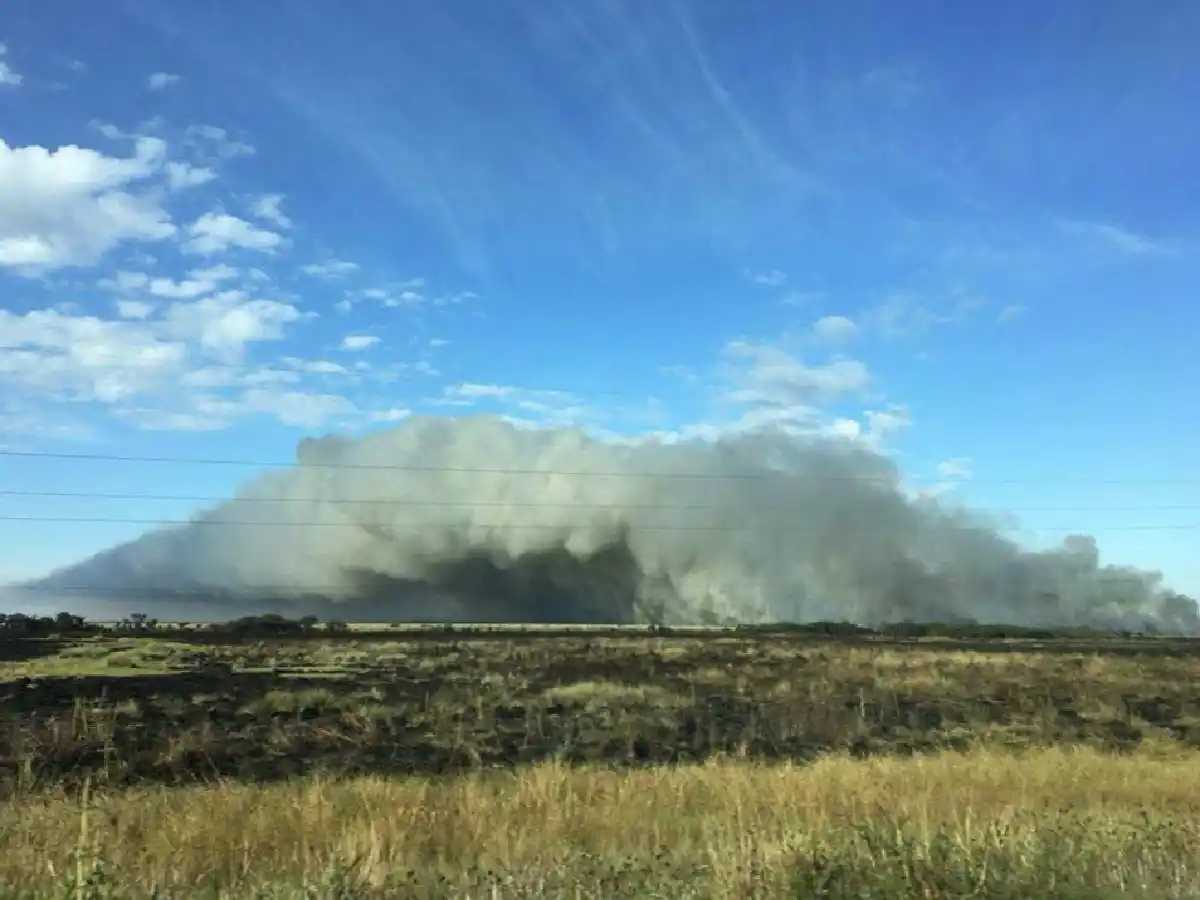 Voraz incendio en la cañada de Jeanmaire