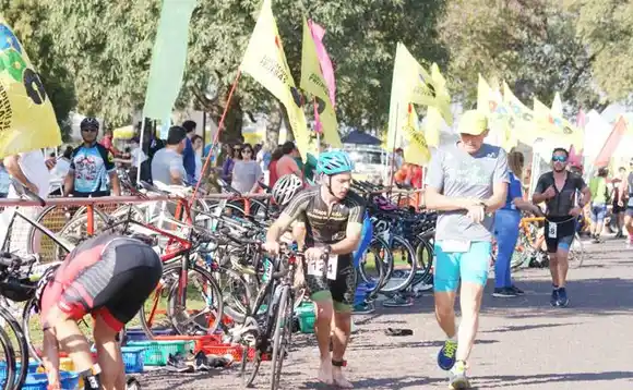El domingo se pone en  marcha el Circuito de Triatlón desde Playa Palmeritas