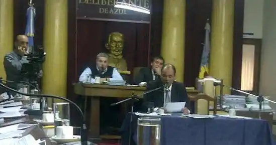 Azul: Inza no asistió a la sesión de interpelación y preparan comisión investigadora