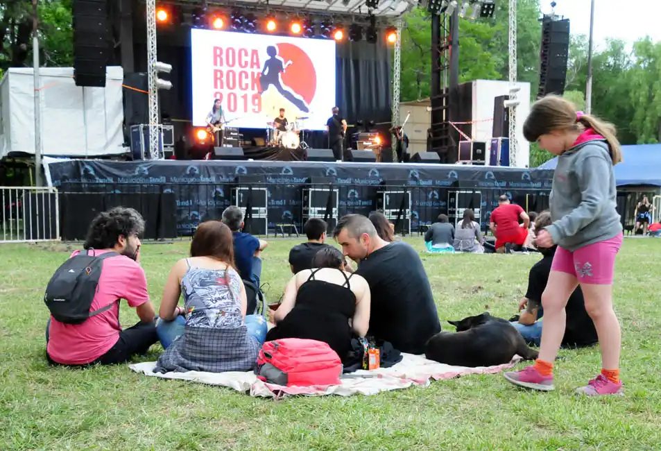 Pasó la segunda jornada del Roca Rock y se prepara para el cierre con el show de Guasones