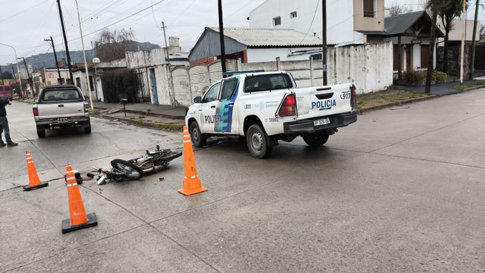 Un motociclista resultó herido tras un accidente en Fragata Sarmiento y Bariffi