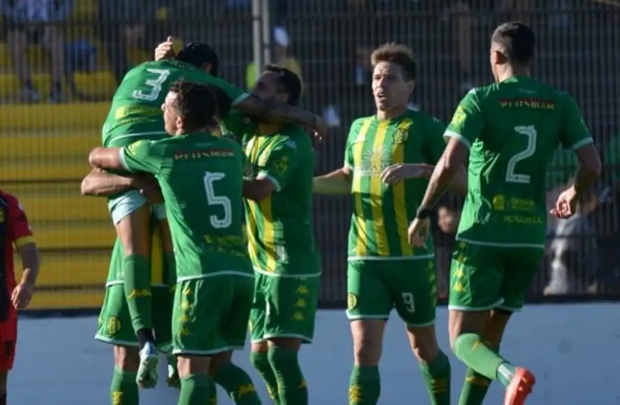 Aldosivi perdió en Madryn y se sigue complicando