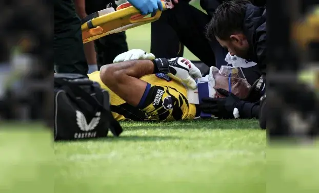 El “Dibu” Martínez fue hospitalizado tras el choque. Foto: Agencia NA (@Bridgways).