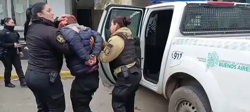 En distintos sectores del microcentro y la zona costera varias personas fueron demoradas tras generar disturbios, incitar enfrentamiento.